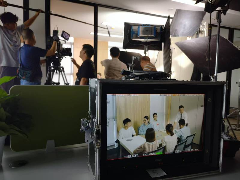 肇源县TVC拍摄公司：科技产品视觉化大师，诠释未来感与功能美学
